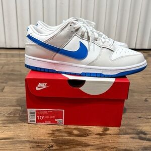 Nike Men's White and Blue Low Sneakers